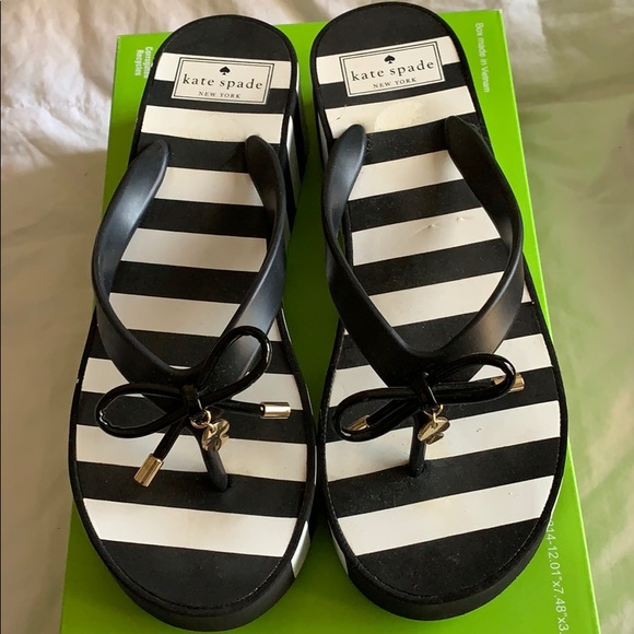 Kate Spade Rhett Black & White Wedge flip flops - Picture 1 of 8